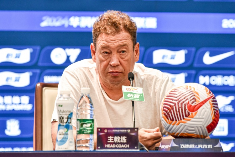  伊万称国脚联赛出场率不足，斯卢茨基回应：希望国家队能有新发现