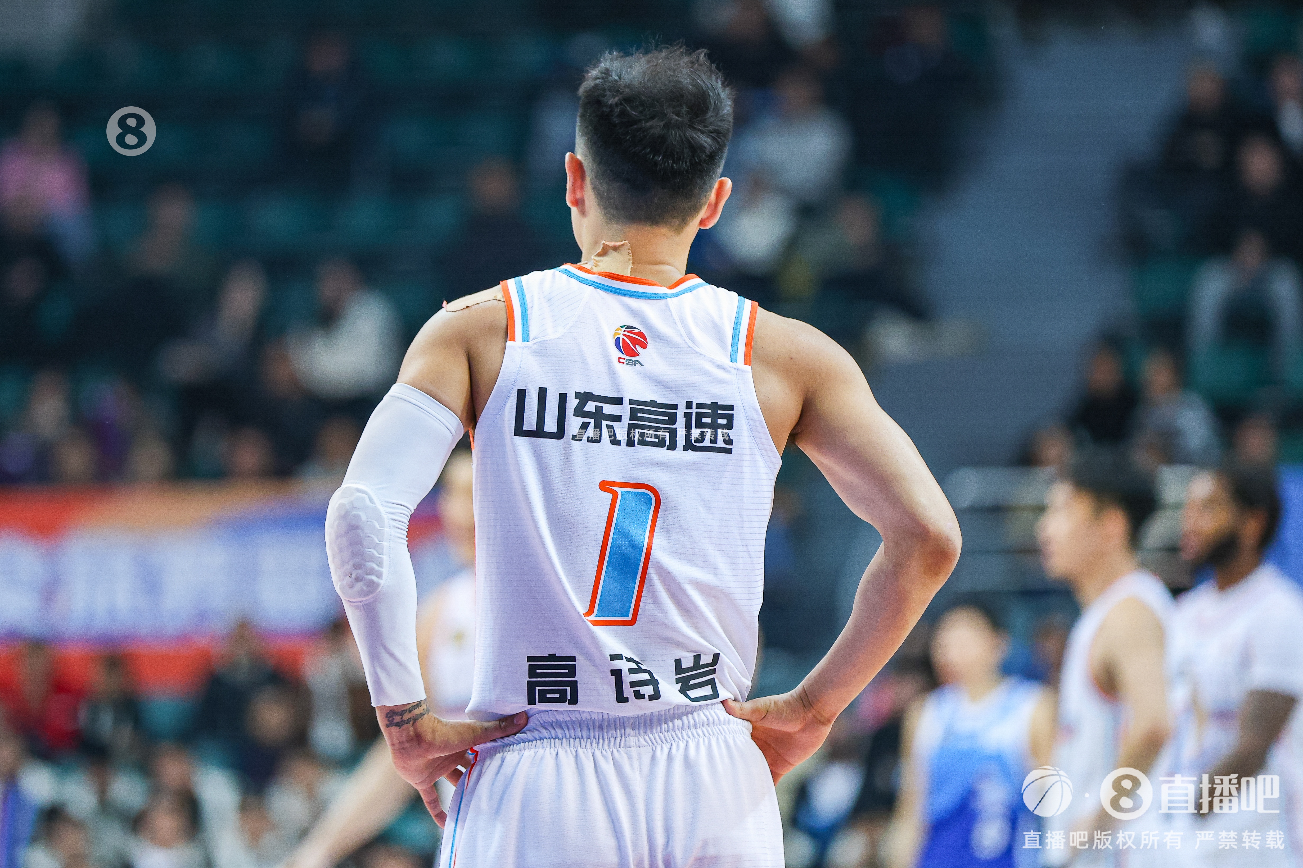 慢热!首节山东落后四川1分 全队首发5人单节合计仅拿到3分