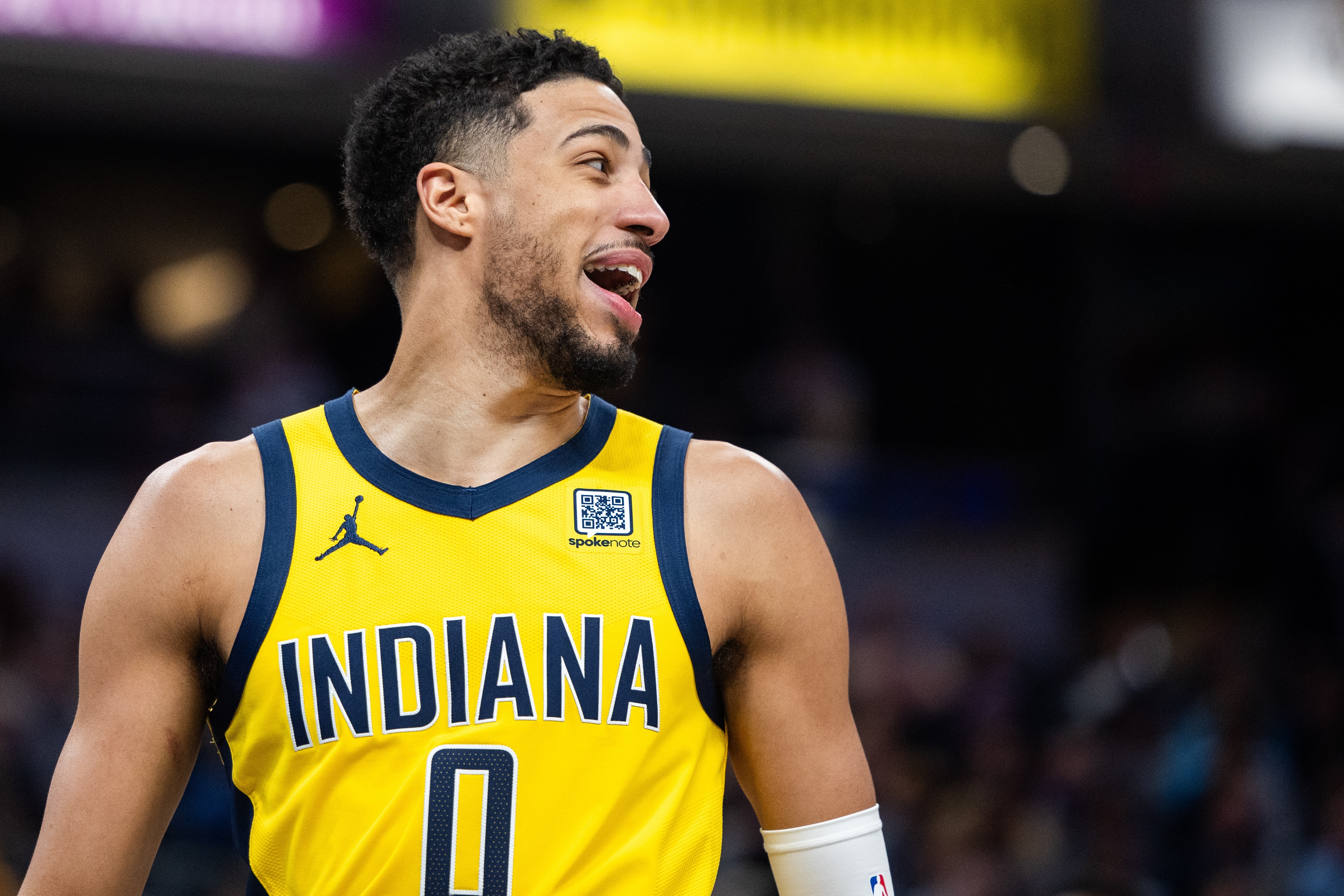 哈利伯顿:快船球馆是NBA最棒的 等他们进季后赛 这里肯定会嗨翻