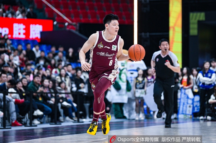 张宁:MVP谁都想要 但我被夹击时肘子哥机会比我好就应该传!